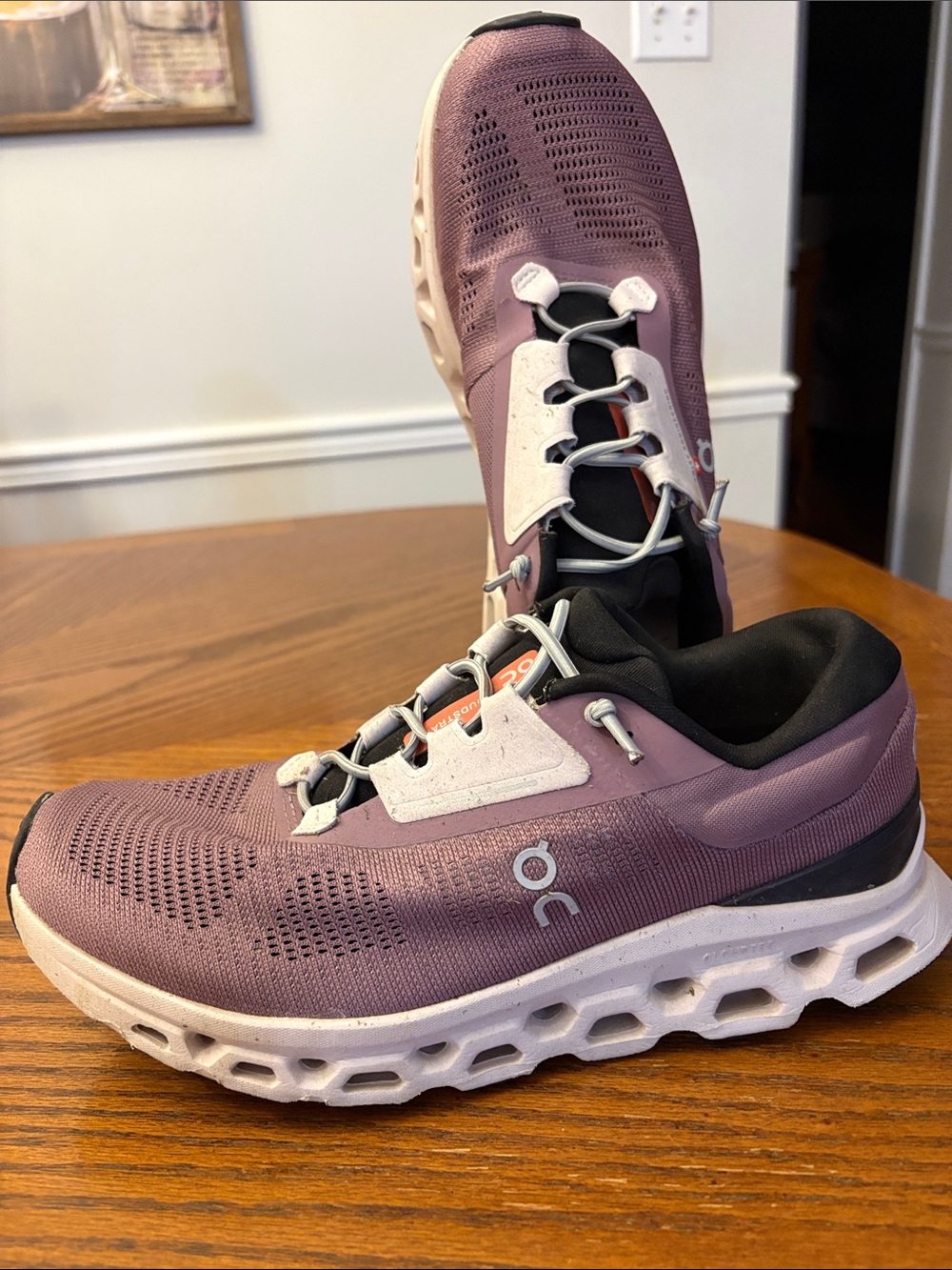 On Running Women's Sneakers Mauve, White and Black Foam Sole
